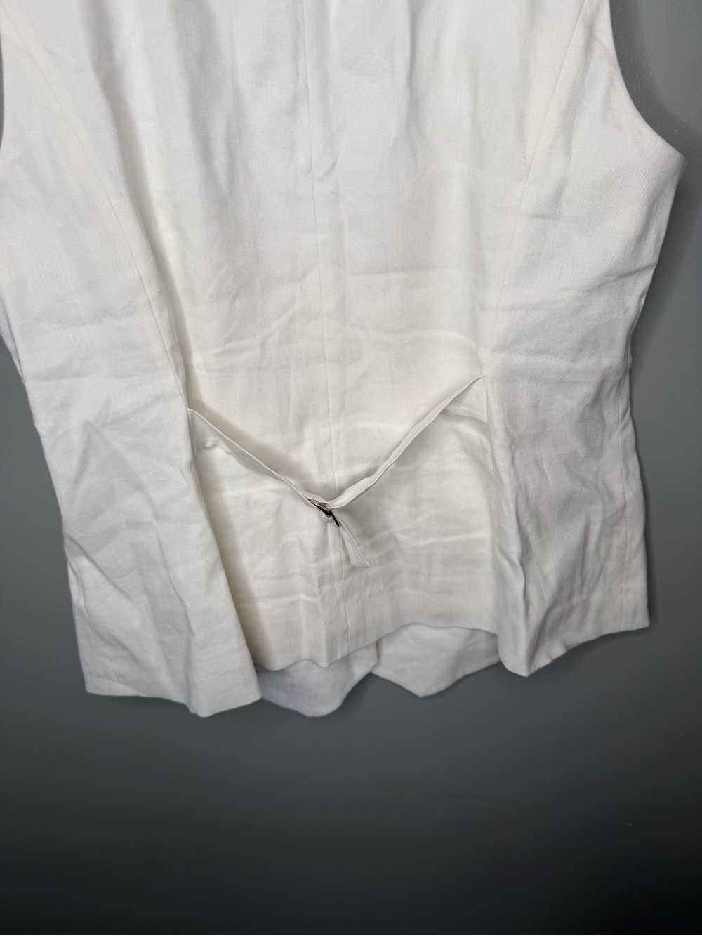 Favorite Daughter The Jones Linen Vest - Picture 9 of 14